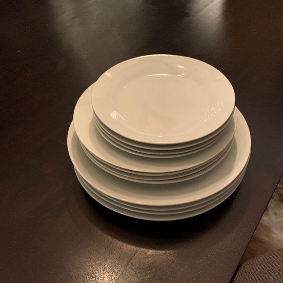 Set of 12 white porcelain plates